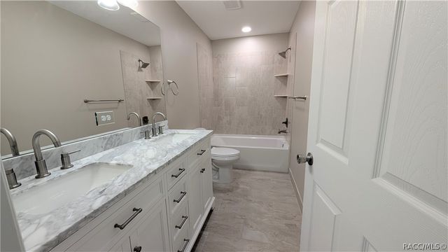7708 N Paris Drive, Dunnellon, FL 34434