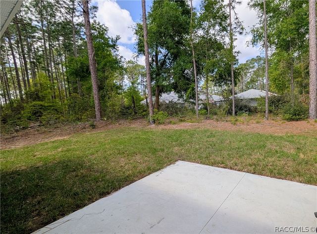 7708 N Paris Drive, Dunnellon, FL 34434