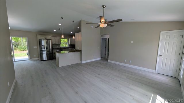 7708 N Paris Drive, Dunnellon, FL 34434