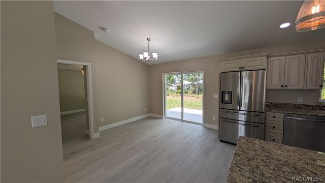 7708 N Paris Drive, Dunnellon, FL 34434