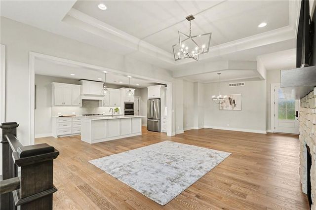 8193 Valley Road, Lenexa, KS 66220
