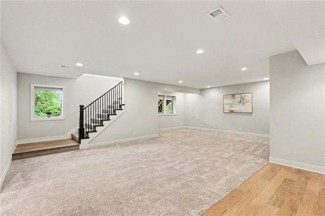 8193 Valley Road, Lenexa, KS 66220
