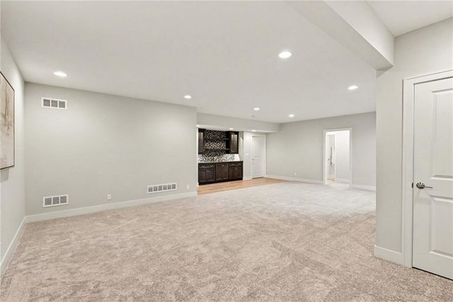 8193 Valley Road, Lenexa, KS 66220