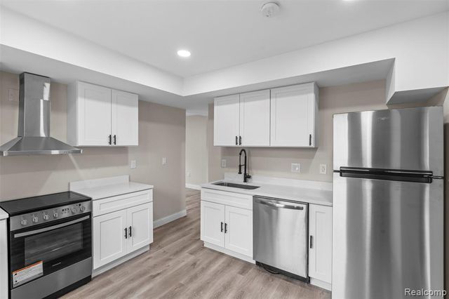 23601 Glenbrook Street, Saint Clair Shores, MI 48082