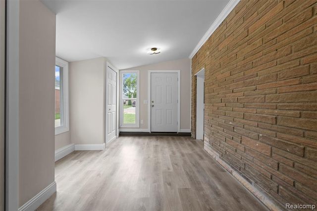 23601 Glenbrook Street, Saint Clair Shores, MI 48082