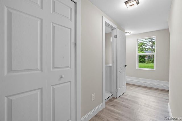 23601 Glenbrook Street, Saint Clair Shores, MI 48082