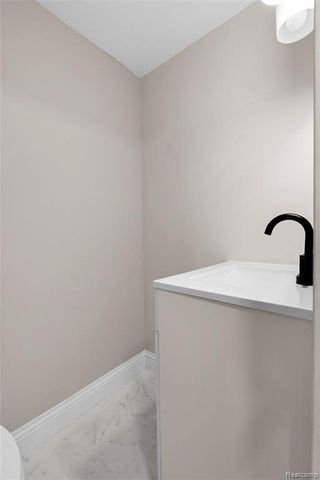 23601 Glenbrook Street, Saint Clair Shores, MI 48082