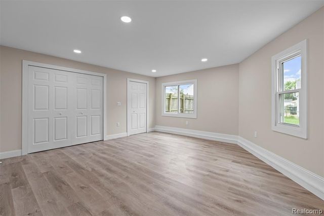 23601 Glenbrook Street, Saint Clair Shores, MI 48082