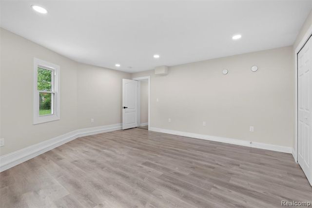 23601 Glenbrook Street, Saint Clair Shores, MI 48082