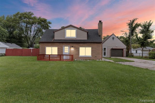 23601 Glenbrook Street, Saint Clair Shores, MI 48082