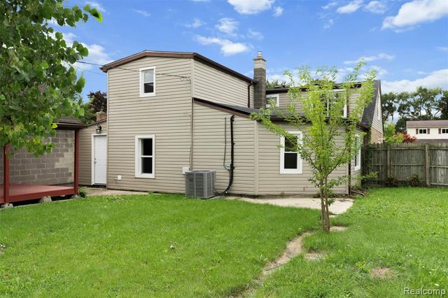 23601 Glenbrook Street, Saint Clair Shores, MI 48082