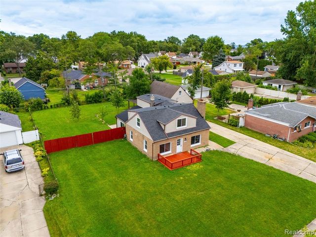 23601 Glenbrook Street, Saint Clair Shores, MI 48082