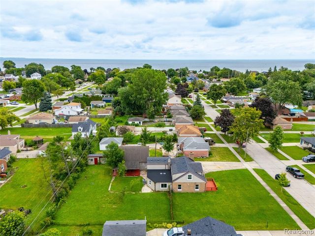 23601 Glenbrook Street, Saint Clair Shores, MI 48082