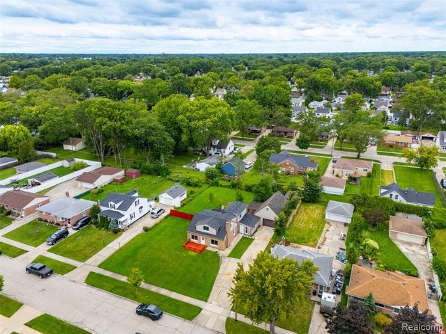 23601 Glenbrook Street, Saint Clair Shores, MI 48082