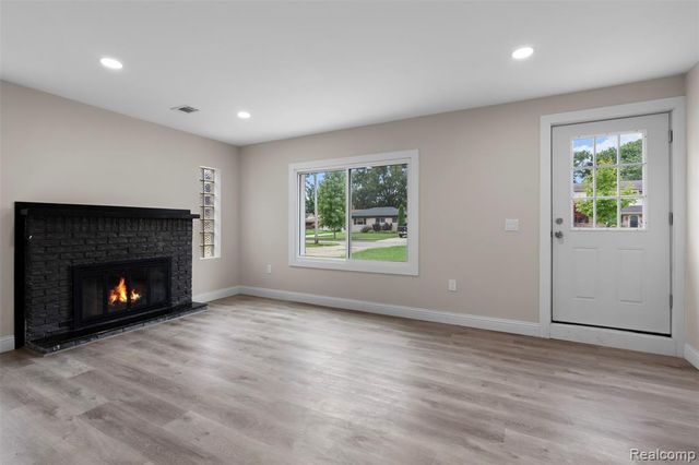 23601 Glenbrook Street, Saint Clair Shores, MI 48082