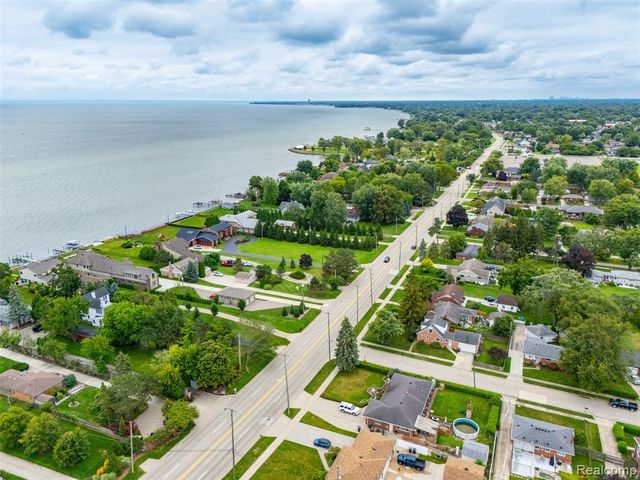 23601 Glenbrook Street, Saint Clair Shores, MI 48082