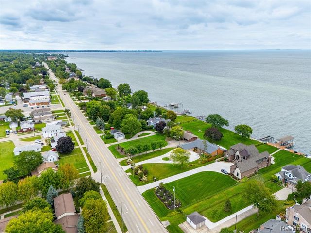 23601 Glenbrook Street, Saint Clair Shores, MI 48082