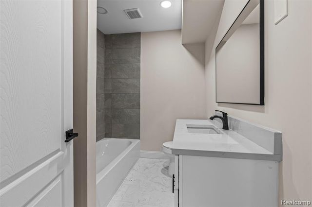 23601 Glenbrook Street, Saint Clair Shores, MI 48082