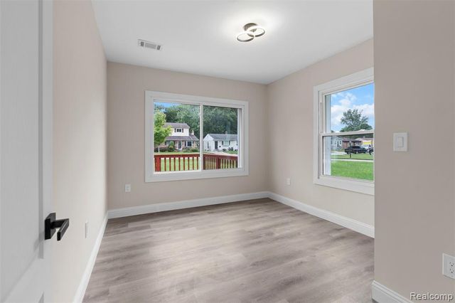 23601 Glenbrook Street, Saint Clair Shores, MI 48082