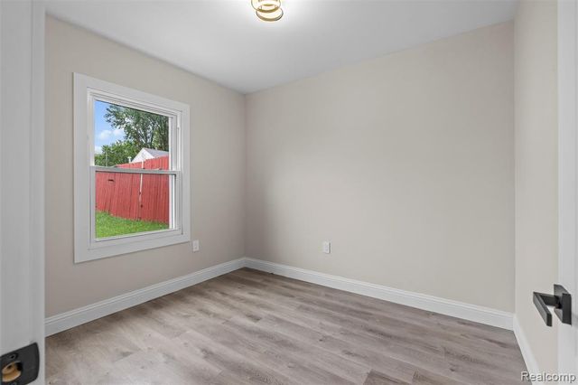 23601 Glenbrook Street, Saint Clair Shores, MI 48082