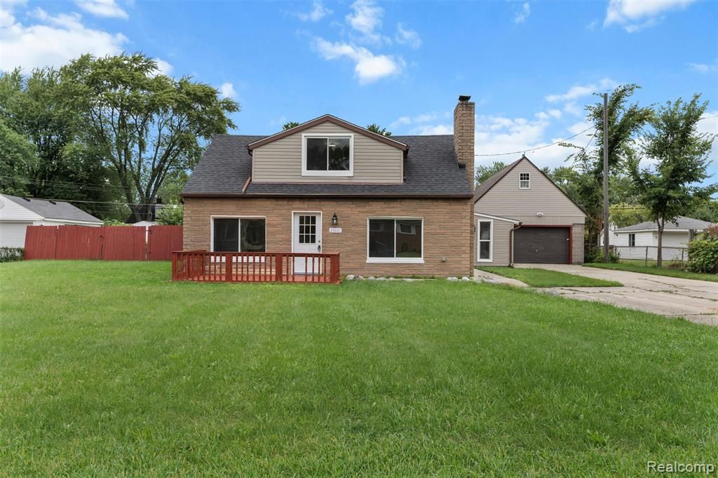 23601 Glenbrook Street, Saint Clair Shores, MI 48082