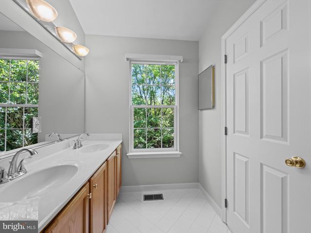 24 CASE MEWS, Gaithersburg, MD 20878