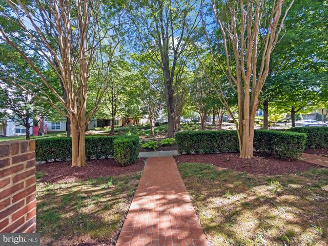 24 CASE MEWS, Gaithersburg, MD 20878