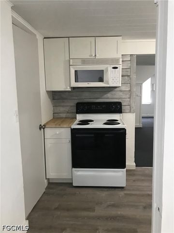 1748 Woodward AVE, North Fort Myers, FL 33903