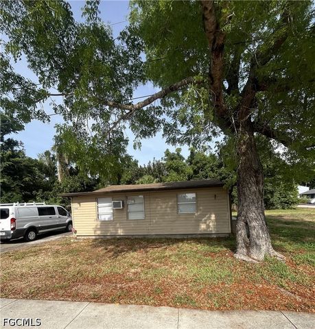 1748 Woodward AVE, North Fort Myers, FL 33903