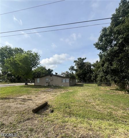 1748 Woodward AVE, North Fort Myers, FL 33903