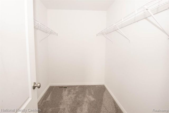 945 Guenevere Drive, Oxford, MI 48371