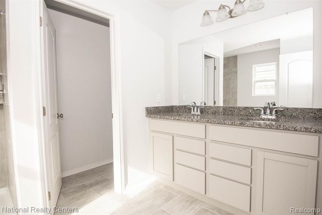 945 Guenevere Drive, Oxford, MI 48371