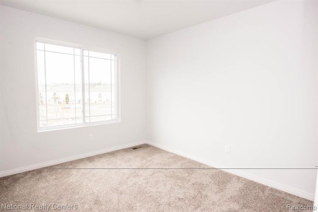 945 Guenevere Drive, Oxford, MI 48371