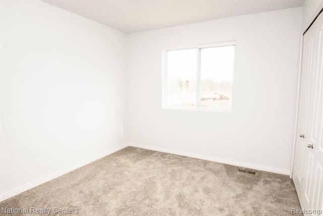945 Guenevere Drive, Oxford, MI 48371