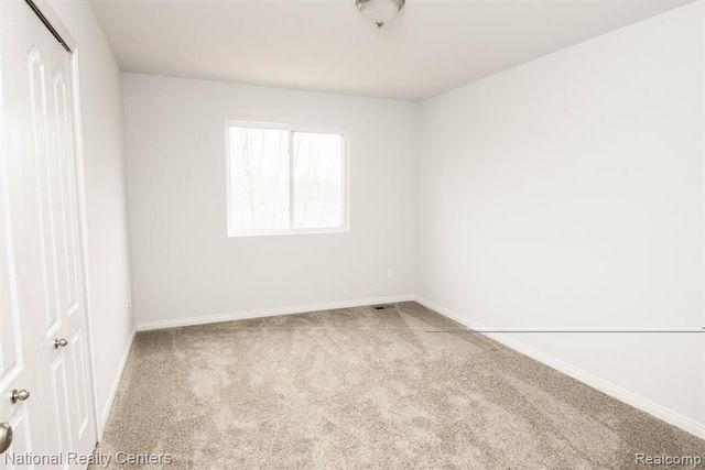 945 Guenevere Drive, Oxford, MI 48371