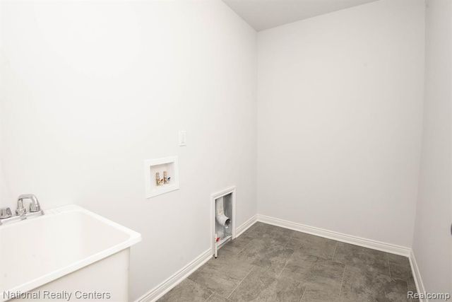 945 Guenevere Drive, Oxford, MI 48371
