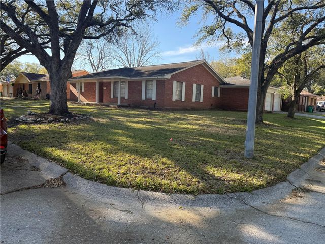 2206 Palomar Street, Baytown, TX 77520