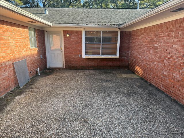 2206 Palomar Street, Baytown, TX 77520