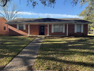 2206 Palomar Street, Baytown, TX 77520