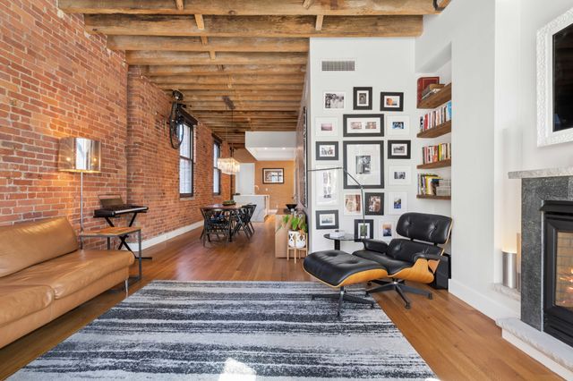 406 W 45th St Apt 3D, New York City, NY 10036