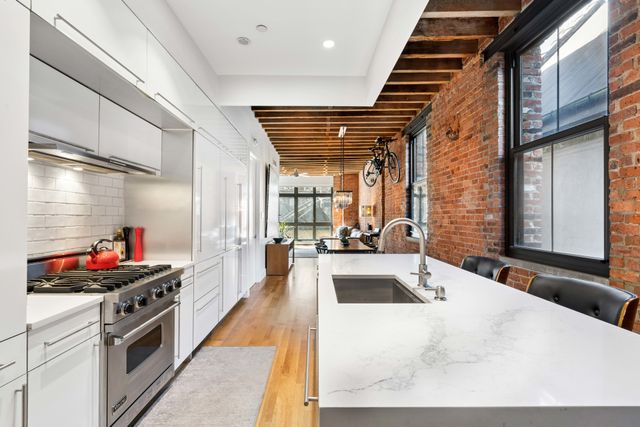 406 W 45th St Apt 3D, New York City, NY 10036