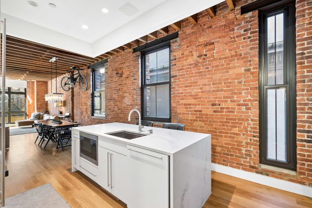 406 W 45th St Apt 3D, New York City, NY 10036