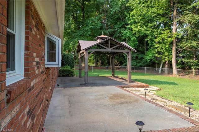 4613 Sun Valley Lane, Kernersville, NC 27284