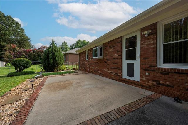 4613 Sun Valley Lane, Kernersville, NC 27284