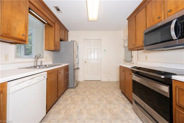 4613 Sun Valley Lane, Kernersville, NC 27284