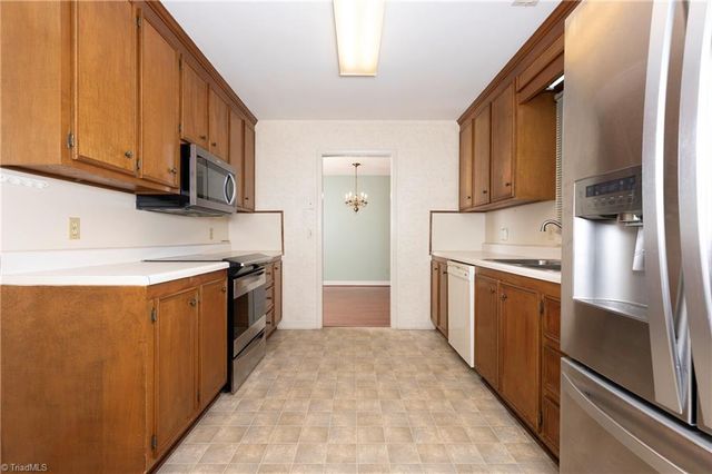 4613 Sun Valley Lane, Kernersville, NC 27284