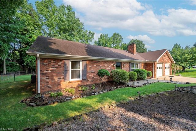 4613 Sun Valley Lane, Kernersville, NC 27284