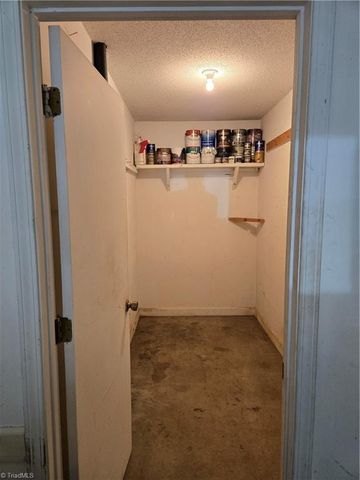 4613 Sun Valley Lane, Kernersville, NC 27284