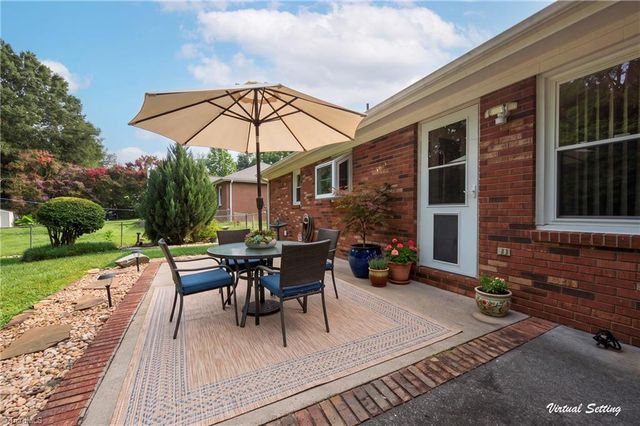4613 Sun Valley Lane, Kernersville, NC 27284