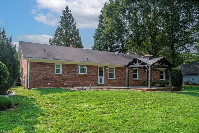 4613 Sun Valley Lane, Kernersville, NC 27284